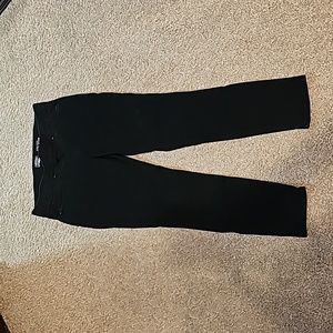 Levi's Totally Shaping pull on skinny jeans